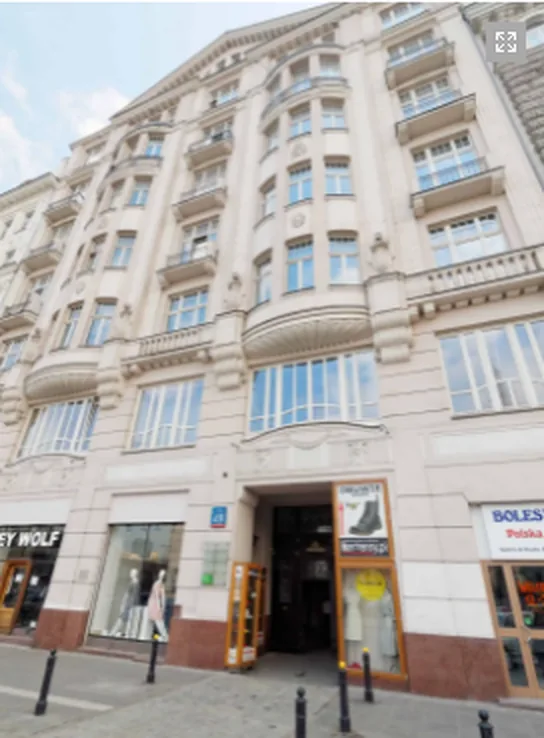 Kamienica przy Al. Jerozolimskich 49 w Warszawie — wejście do Centrum Aleje